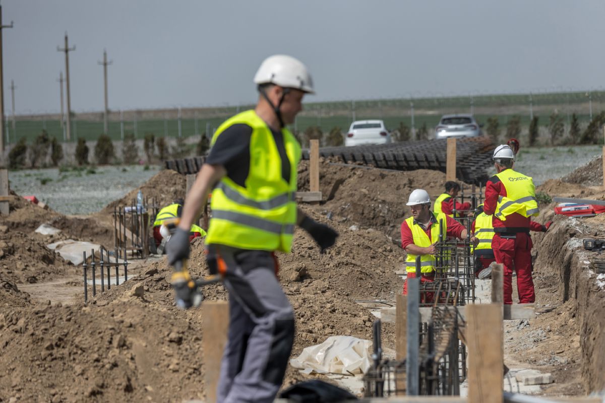 unitate stocare baterii monsson parcul eolian mireasa constanta